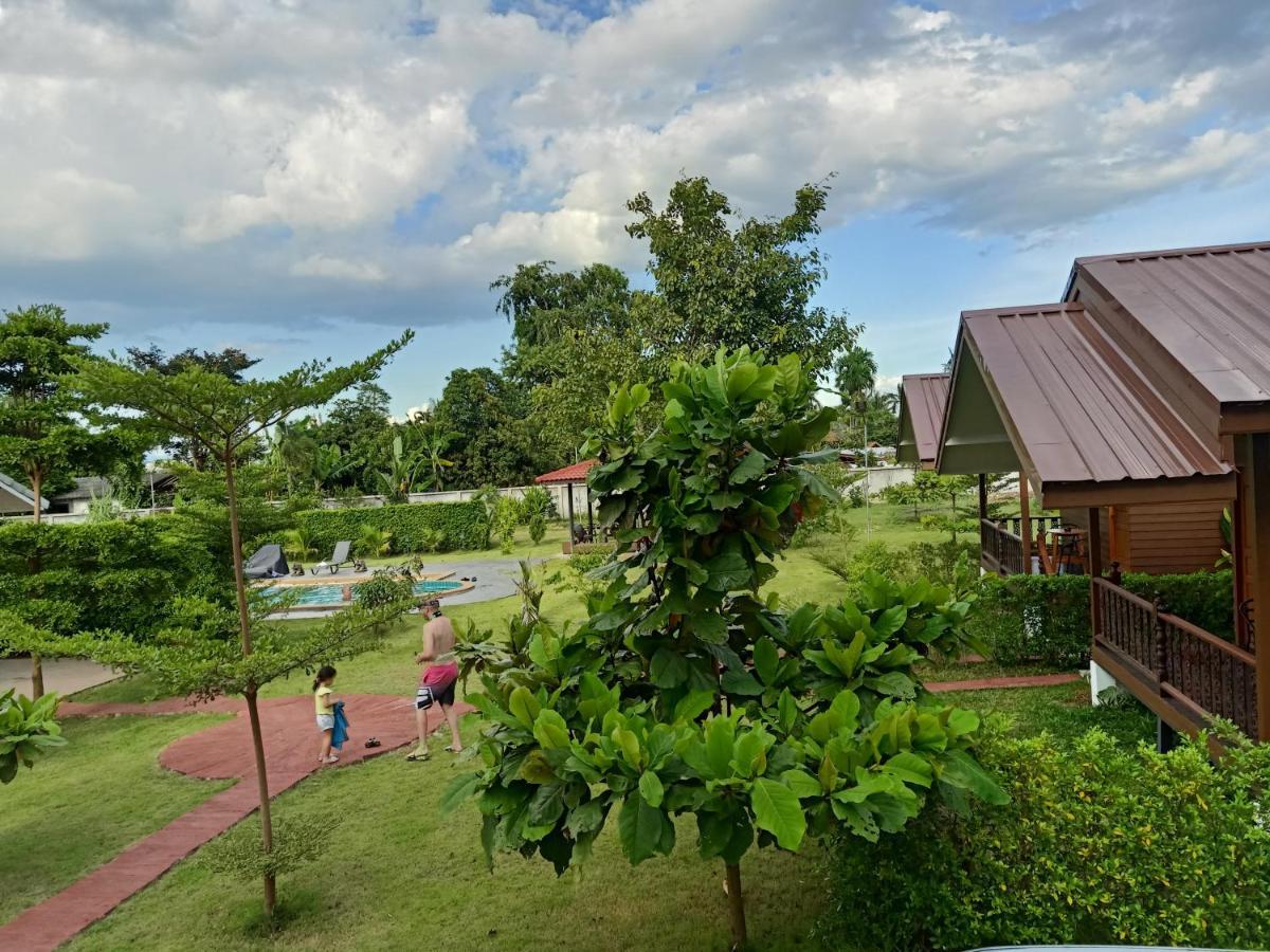 Relax Garden House Hotel Chiang Mai Exterior photo