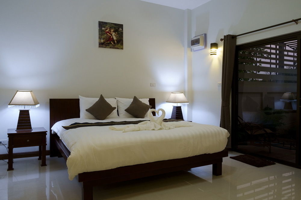 Relax Garden House Hotel Chiang Mai Exterior photo