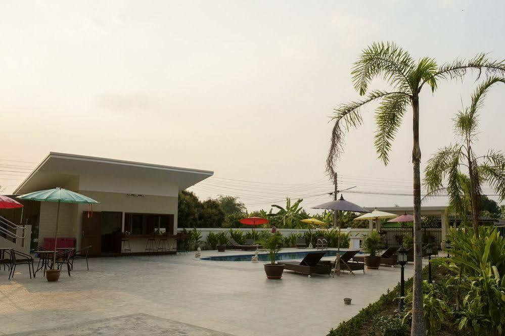 Relax Garden House Hotel Chiang Mai Exterior photo