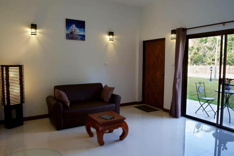 Relax Garden House Hotel Chiang Mai Exterior photo