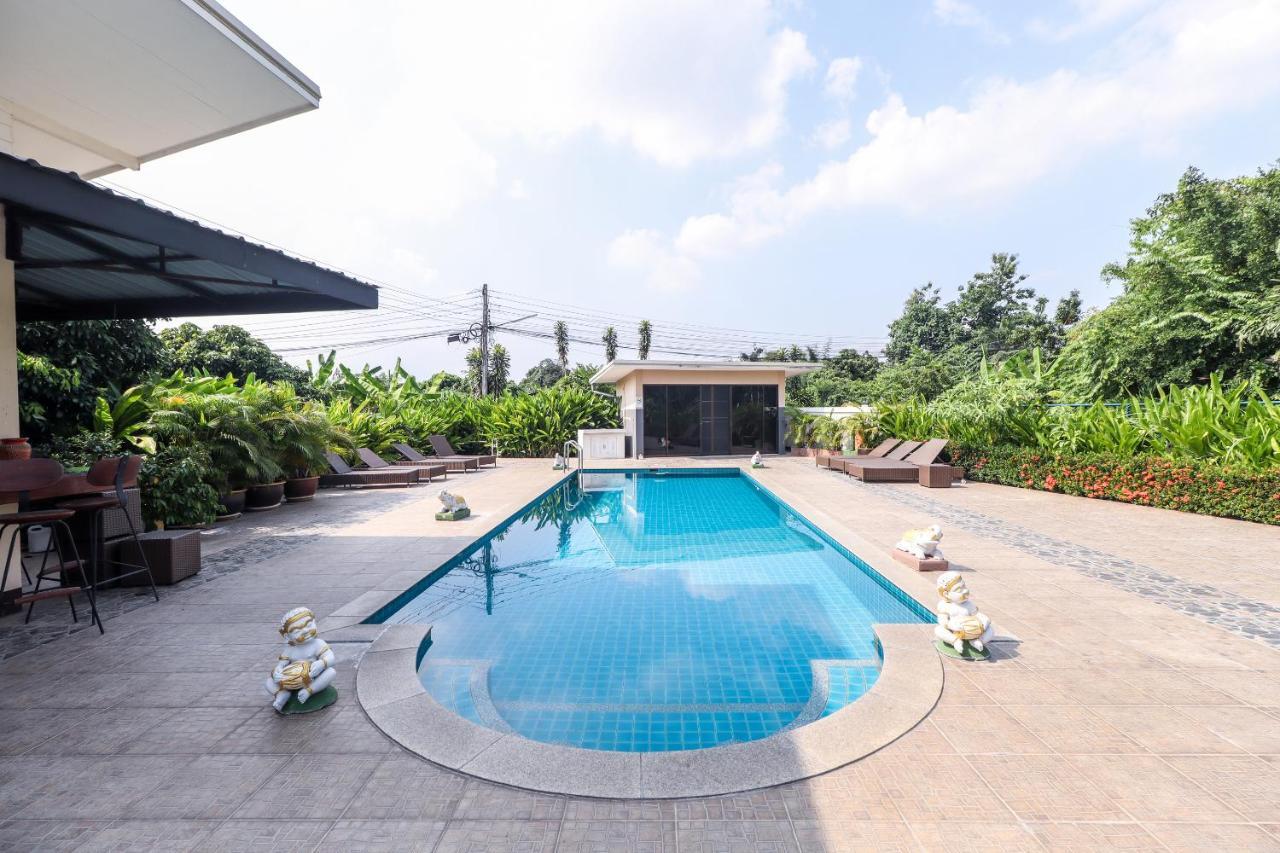 Relax Garden House Hotel Chiang Mai Exterior photo